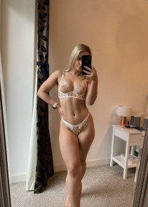 Фото проститутки Аня №11 в городе Новый Уренгой